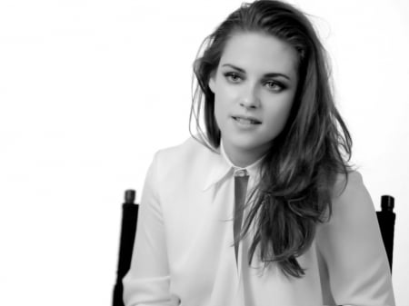 Kristen Stewart - kristen stewart, actress, kristen, black white, beautful, stewart, model