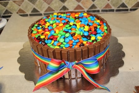 Kit Kat M&M Cake - fods, fun, yummy, entertainment, cake