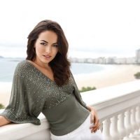 Camilla Belle