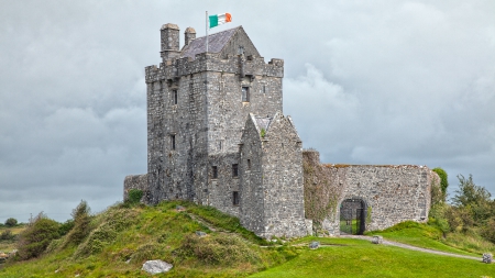 Dunguaire Castle - HDR - dunguaire, nicolas, ireland, architecture, raymond, medieval, kinvara, hdr, kinvarra, irish, castle, building