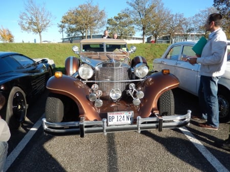 Excalibur - oldtime, excalibur, car, vintage