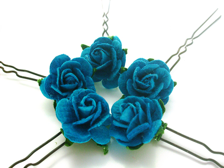 Turquoise Roses - roses, turquoise, wire