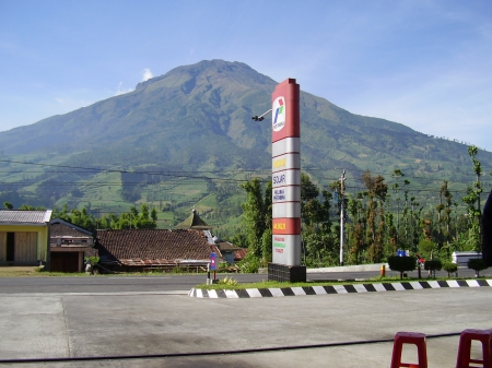 Sindoro Mountains in Central Java Indonesia - distance 100 km from jogyakarta, beatifull mountains in indonesia, pisition in banjarnegara cental java, this mountains is not active