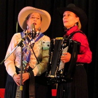 Singing Cowgirls