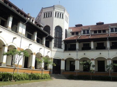 Lawang Sewu Building in Semarang Central Java Indonesia - The Name Lawang Sewu because have sewu or 1000 door, There a lot of mysterius happen in this building, Lawang Sewu Building located in Semarang Central Java Indonesia, Lawang sewu is Colonial Building