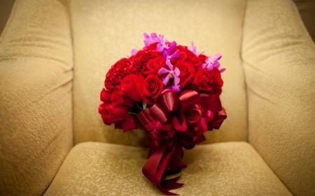 Beautiful bouquet - flowers, bouquet, sofa, red