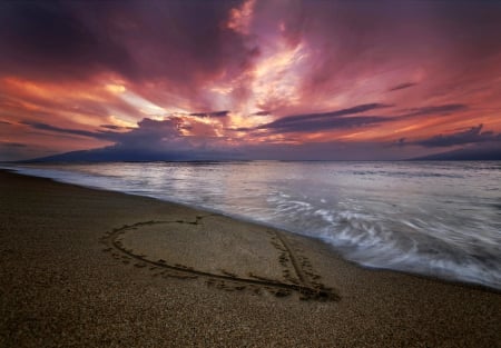 Splendor - love, beach, sky, ocean, heart, sunset, waves, nature, clouds, splendor, sea, sand