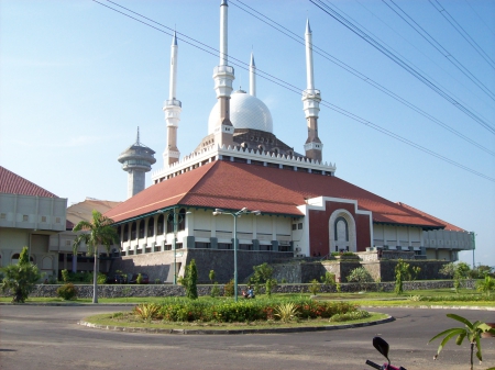 Masjid Agung Jawa Tengah Mosque Central Java - this mosque in bigest in central java, in this mosque there in tower 8 floor, a lot fo people visit this place every day