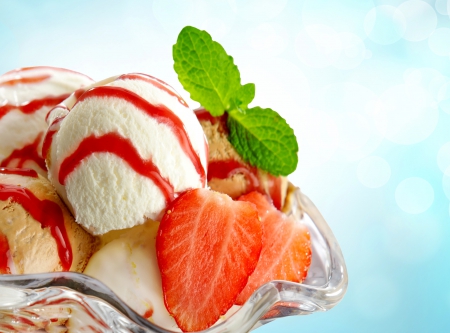 â™¥Ice Creamâ™¥ - ice cream, yummy, strawberry, dessert, sweet