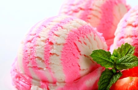 â™¥Ice Creamâ™¥ - ice cream, dessert, strawberry, sweet