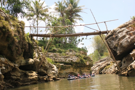 Oyo River Gunung Kidul Yogyakarta - This river have beautifull nature, Gunung Kidul is Region Yogyakarta Indonesia, Oyo River lokated in Gunung Kidul, This river have clean water