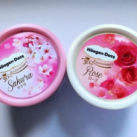 Yummy! â€â—•â€¿â—• Sakura & Rose Ice Cream â€â— â€¿â—     Alas... Only sold in Japan :'(