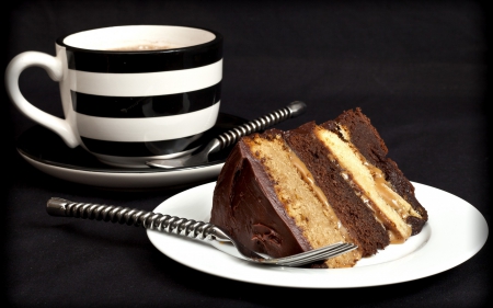 Coffee and Cake - cups, drinks, coffee, brown, sweet, dark, drink, cakes, cake, cup