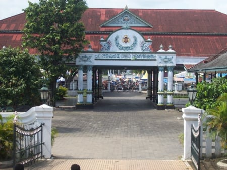 Keraton Yogyakarta Hadingirat Indonesia - A lot of people visit this place for study history, Located in Yogyakarta Indonesia, Place caesar Yogyakarta stay, Building with tradisional design