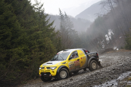 Mitsubishi L200 Triton - rally, thrill, offroad, 4x4