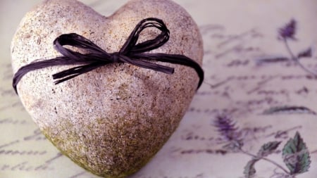 ♥ A Heart  for Gift♥ - stone, tied, paper, heart