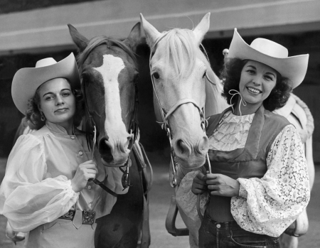 Cowgirl History - style, fun, models, westerns, fashion, cowgirls, females, horses, class, movies