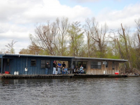 Store along a bayou - marina, sell fish, groceries, store