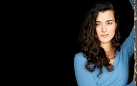 Cote de Pablo - cote de pablo, cool, people, model, fun, actress, celebrity