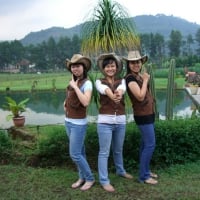 MEXICAN COWGIRLS CUTE