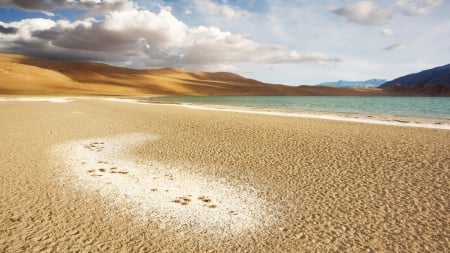 desert lake - lake, desert, hills, clouds