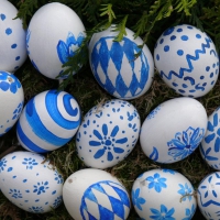 EASTER EGGS BLUE AND WHITE