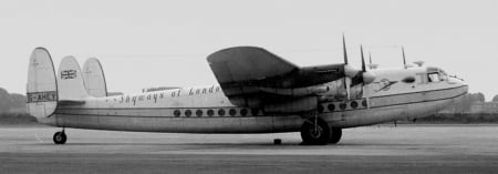 Avro 685 York C1  - cargo, wwii, 4 engine, avro