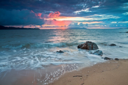 Beach Sunrise - nature, sky, ocean, beach, cloud, beautiful, sunrise