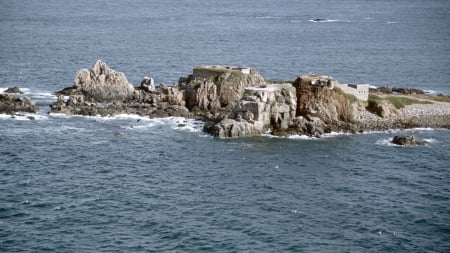 Fort Clonque - water, fort, clonque, rocks