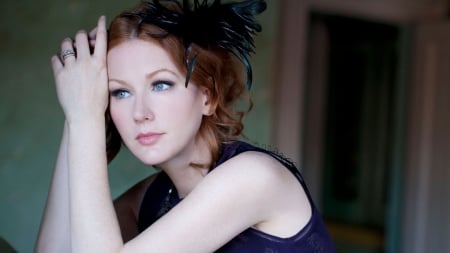 Allison Moorer - redhead, country singer, singer, close up, blue eyes