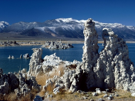 Mountain Lake - cloud, sky, lake, rock, swan, mountain