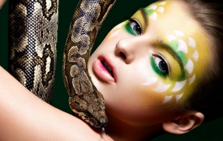 ♥ - serpent, yellow, snake, girl, make-up, reptile, green, woman, model