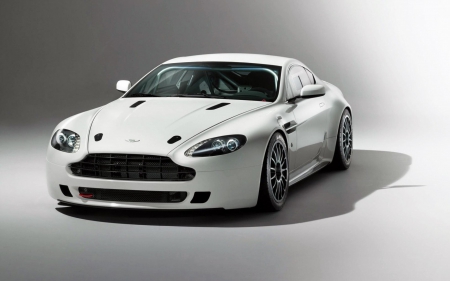 2014 Aston Martin Vantage GT4 - vantage, aston martin, cars, 2014