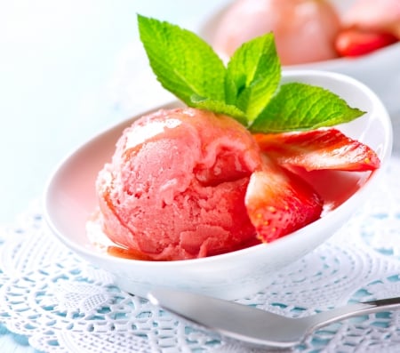 ♥Ice Cream♥ - yummy, ice cream, strawberry, dessert