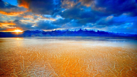 the alvord desert in oregon hdr - lake, clouds, dry, desert, mountains, hdr