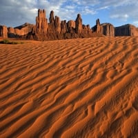 sand totem poles in monument valley utah