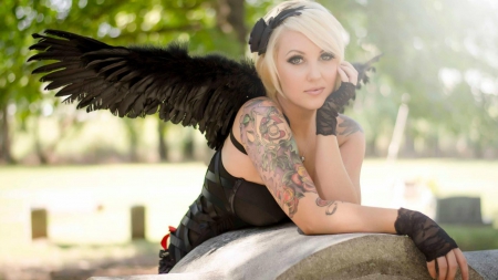 Dark angel babe