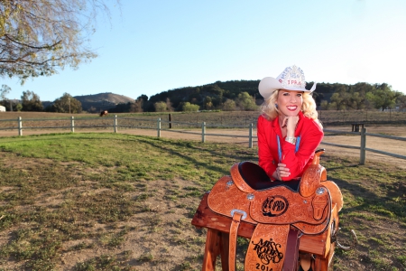 RODEO COWGIRL STAR - sky, hats, fiels, cowgirl