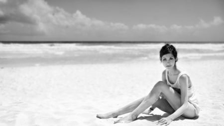 beach beauty - beauty, ocean, beach, brunette, model