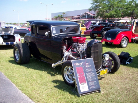 32*  Ford Hotrod - classic, ford, black, motor