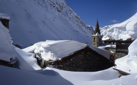 1800 meters above sea level - bonneval, beauty, nice, peaceful, photography, great, mountains, other, white, cold, france, cool, architecture, house, houses, mountain, savoie, winter, picture, church, blue, snow, beautiful, alps