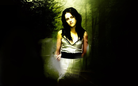 Bella Swan as Vampire - moon, bella, twilight, vampire, new