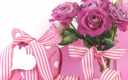 Happy Mother's Day! - gift, heart, day, mother, rose, white, bow, box, pink, green, ribbon, flower, happy