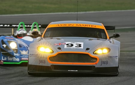 Aston-Martin V8 Vantage GT2 - racing, v8, vantage, aston martin