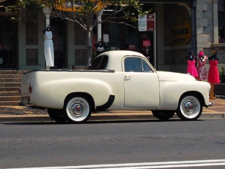 OLD UTE - PHOTO, CAR, OLD, UTE