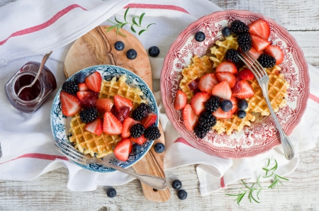 * Dessert * - strawberries, food, goffers, fruits