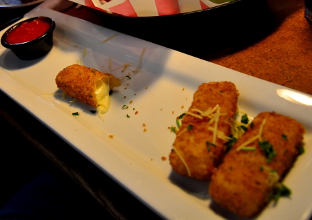 Mozzarella Sticks - tgi fridays, cheese sticks, fridays, mozzarella sticks, mozzarella, cheese