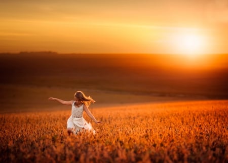 â™¥ - child, sun, girl, grass, sweetness, sky, clouds, splendor, field, sunset, nature