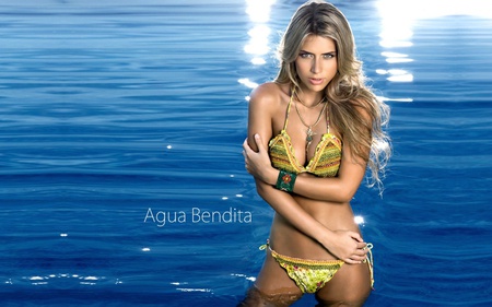 Agua Bendita - sexy, agua bendita, hot