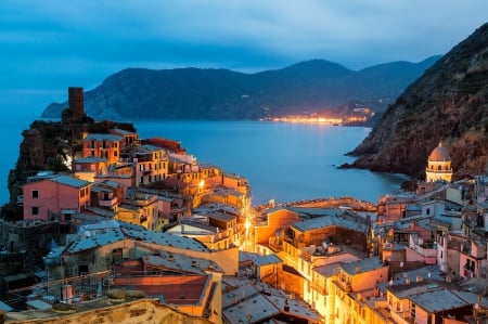 Vernazza, Cinque Terre - Italy, mediterranean, sea, city, houses, buildings